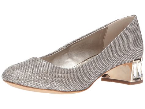 anne klein round toe shoes.